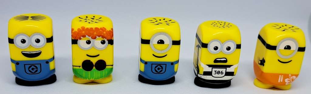 Official TM & UNI - Despicable Me Mini Block Head Figure set of 18 - Approx 4cm