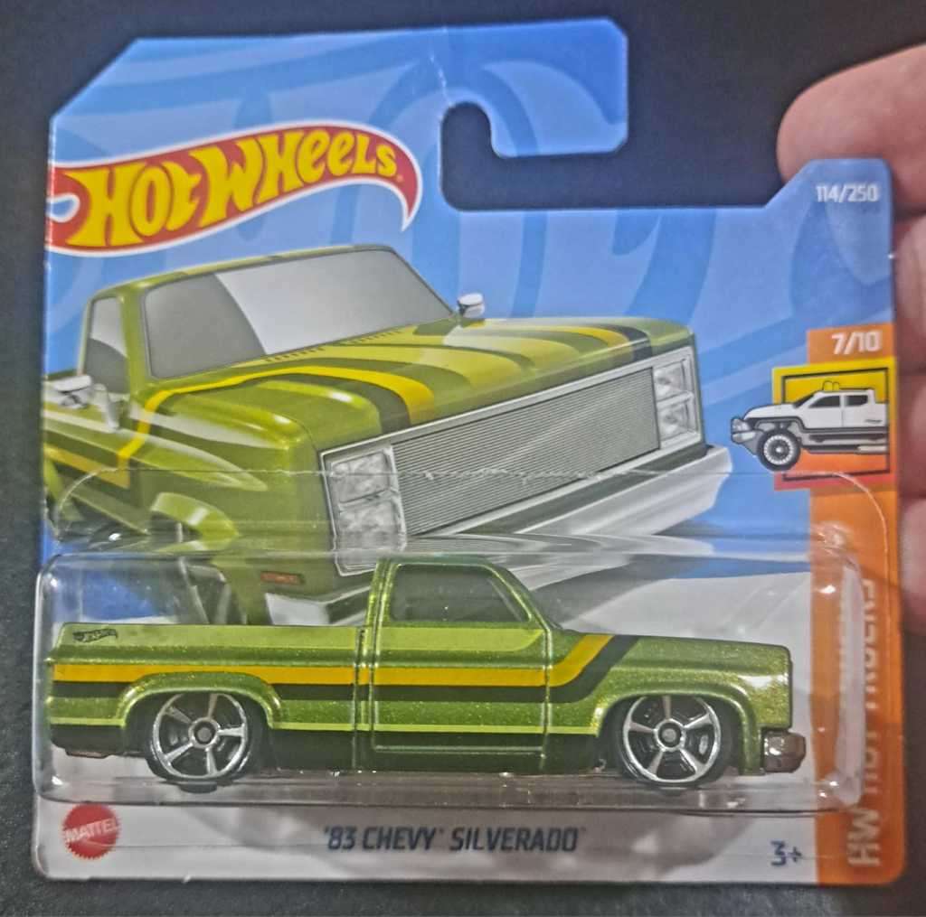 Hot Wheels - 1983 Chevy Silverado - Die Cast 1:64