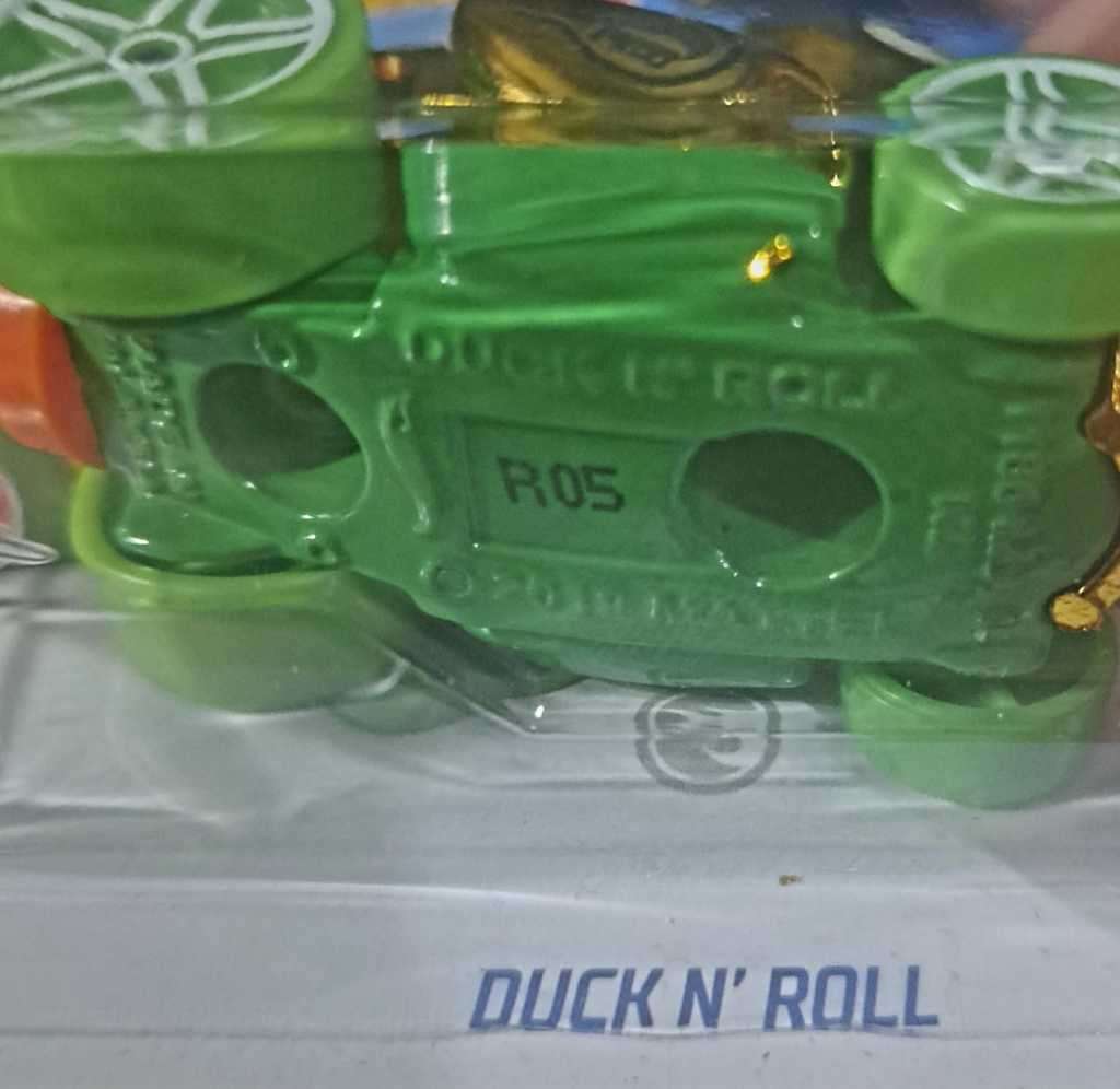 Hot Wheels - Rare Golden Duck N Roll - Treasure Hunt - Die Cast 1:64