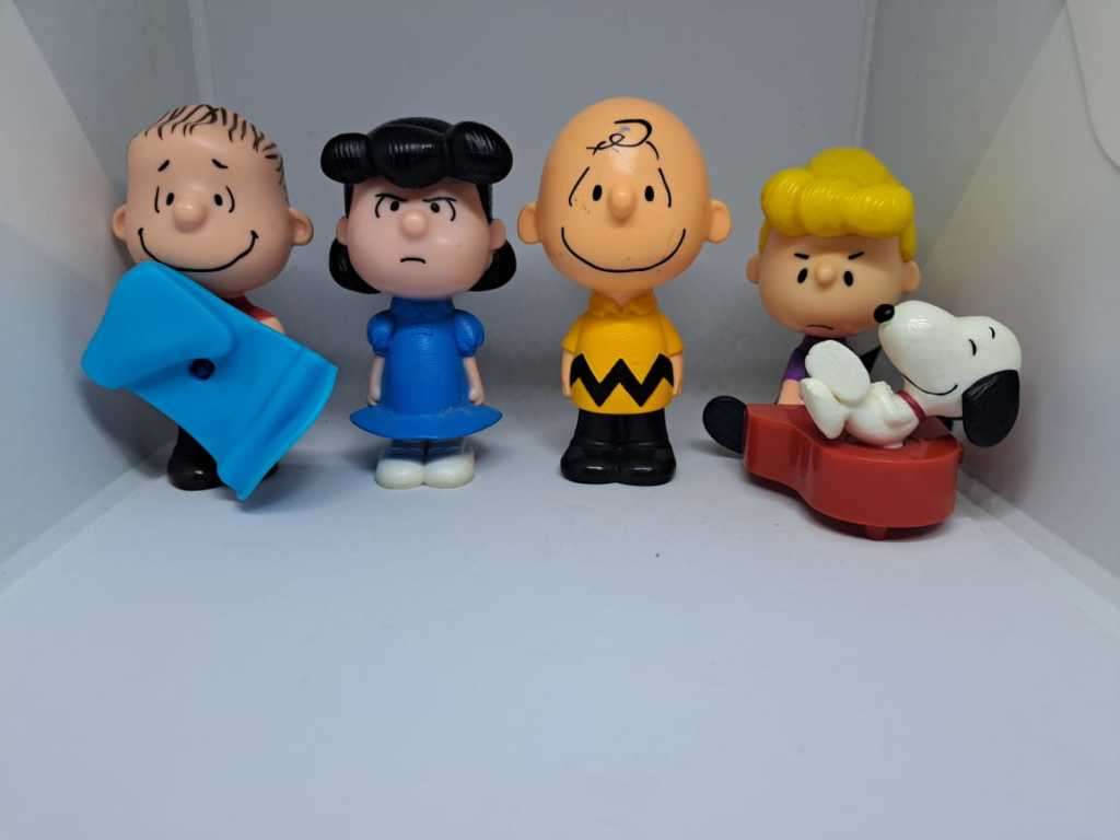 MCD`s Toy Bundle - Charlie Brown and Peanuts Collection - Awesome!