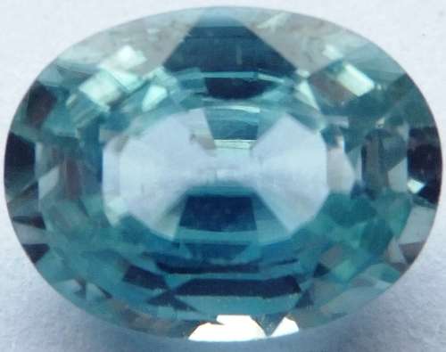 FINE AQUAMARINE BLUE ZIRCON - 8 x 6 mm - 2.2 ct