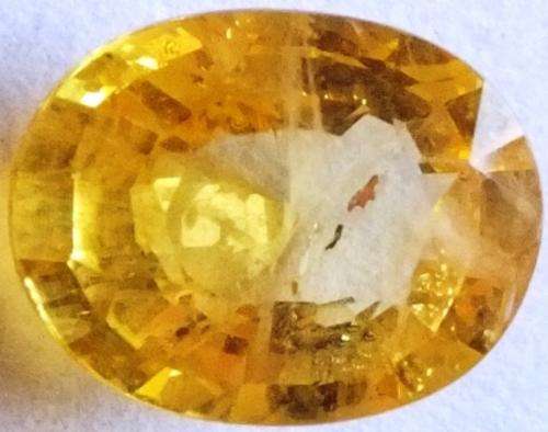 YELLOW SAPPHIRE OVAL - 2ct