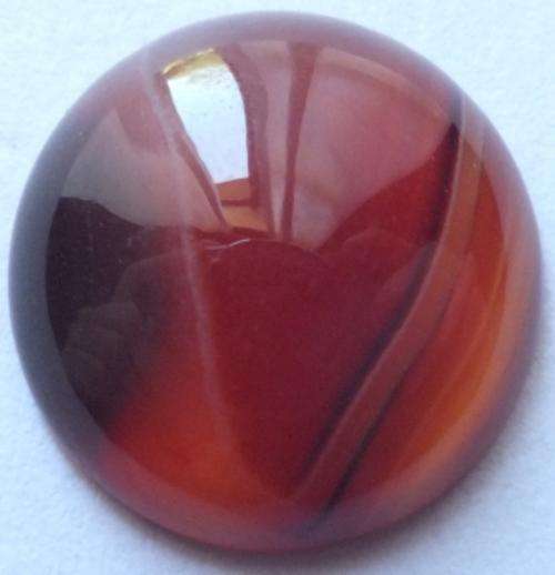 SARDONYX ROUND CABOCHON - 12.7 CT