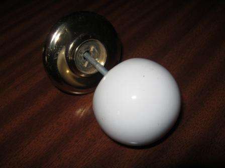 ?VINTAGE PORCELAIN & BRASS DOOR KNOB~   HAVE A LOOK!!!