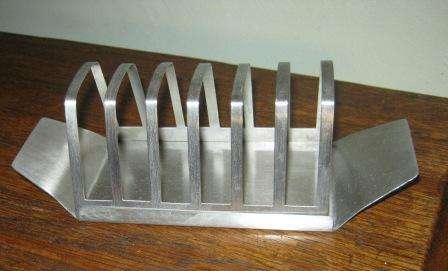 VINTAGE METAL TOASTER RACK~GREAT CONDITION~  HAVE A LOOK !!