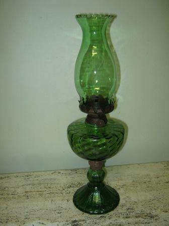 GREEN OIL LAMP ~NO CHIPS OR CRACKS~HAVE A LOOK!!!!!!!!