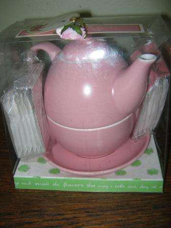 BEAUTIFUL  PINK MARGERET ROBERTS  TEAPOT/CUP & SAUCER GIFT PACK~NO CHIPS OR CRACKS~  HAVE A LOOK!!!