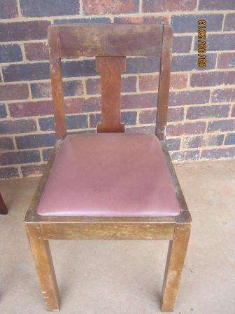 BEAUTIFUL CHAIR IN GOOD CONDITION SURFACE NEED ATTENTION~ HAVE A LOOK!!!!