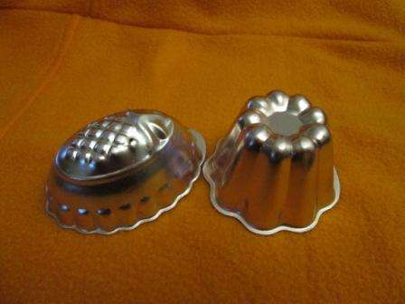 2 x SMALL  METAL JELLY/ PATE MOULDS:VERY GOOD CONDITION : HAVE A LOOK!!!!!!