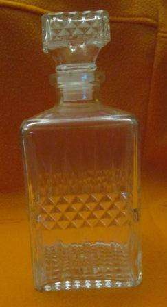 GLASS DECANTER~NO CHIPS OR CRACKS: HAVE A LOOK!!!
