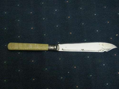 VINTAGE LOOKING FISH KNIFE EPNS