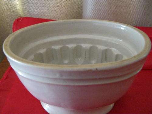 OLD  JELLY MOULD HAVE A LOOK!!!!