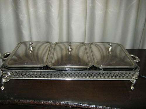 ABSOLUTE BEAUTIFUL SERVING TRAY WITH THREE GLASS BOWLS VERY GOOD CONDITION! IDEAL GIFT!