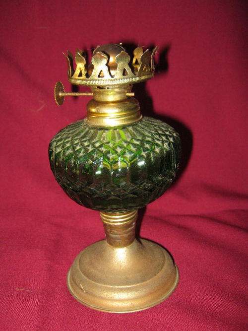 BEAUTIFUL OIL LANTERN ~ IN GOOD CONDITION ~ NEED A GLASS