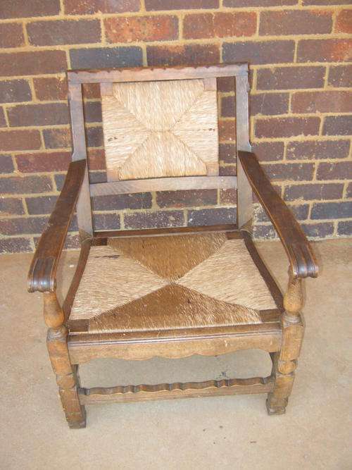 BEAUTIFUL CHAIR IN GOOD CONDITION~ HAVE A LOOK!!!!