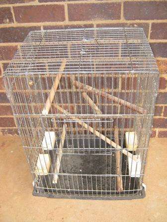 BIRD CAGE IN GOOD CONDITION~ HAVE A LOOK!!!!