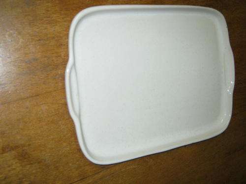 VINTAGE WHITE STEAK SERVING PLATTER  IN GOOD CONDITION!!!!!