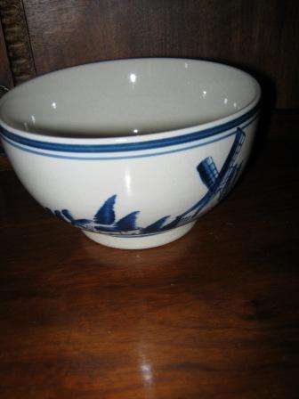 CERAMIC BOWL  ~ IN GOOD CONDITION~HAVE A LOOK
