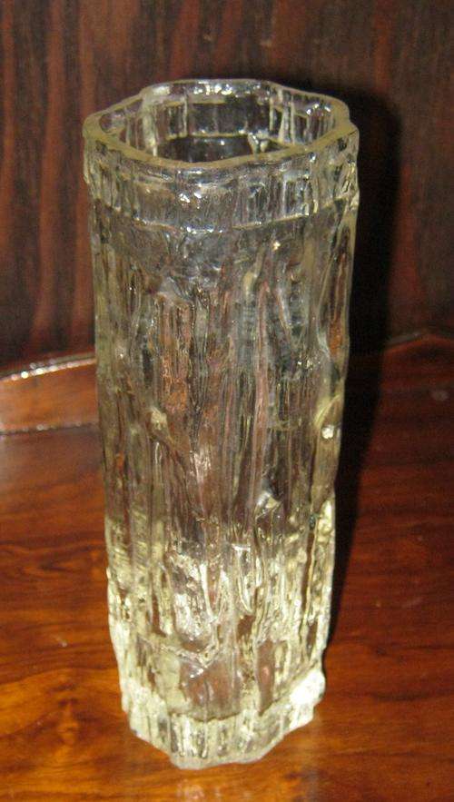 VINTAGE GLASS VASE WITH ORNATE DESIGN ~ NO CHIPS OR CRACKS HAVE A LOOK!!!!