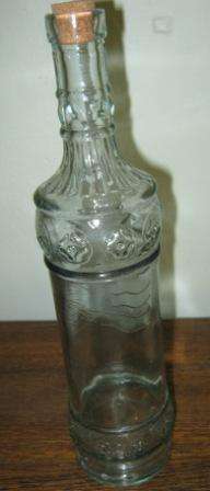 BEAUTIFUL GLASS BOTTLE ~ NO CHIPS OR CRACKS~HAVE A LOOK!!!!!!!!