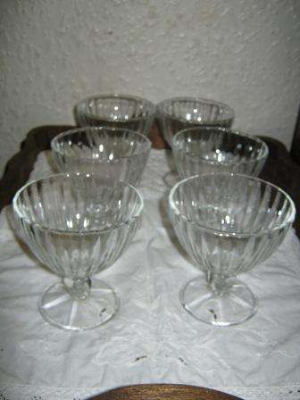 BEAUTIFUL VINTAGE DESSERT BOWLS X 6 IN PERFECT CONDITION ~  HAVE A LOOK!!!