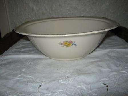 JOHN MADDOCK & SONS SERVING DISH NO CHIPS OR CRACKS HAVE A LOOK!!!!