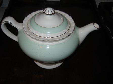 JG MEAKIN TEA POT ~NO CHIPS OR CRACKS ~ HAVE A LOOK!!!
