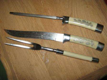 FANTASTIC 3 PIECE CARVING SET IN VERY GOOD CONDITION ~ HAVE A LOOK!!!
