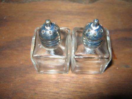 SALT & PEPPER SET (B)