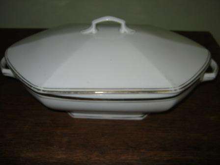 WHITE SERVING DISH WITH GOLD RIM (A)  NO CHIPS OR CRACKS ~  HAVE A LOOK!!!
