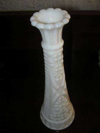 WHITE VASE~NO CHIPS OR CRACKS ~  HAVE A LOOK!!!