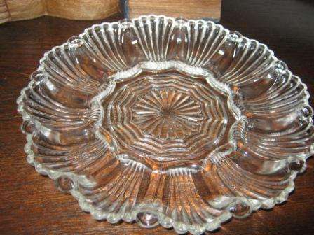 FANTASTIC THICK GLASS SERVING PLATE ~ NO CHIPS OR CRACKS~HAVE A LOOK!!!!!!!!