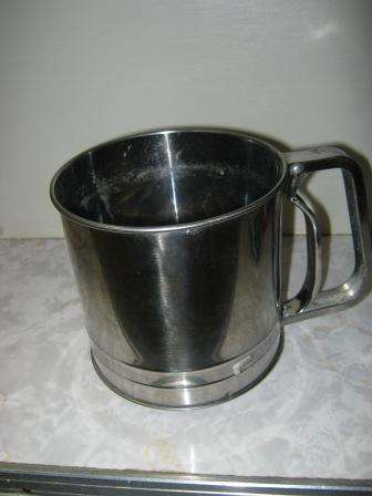 METAL FLOUR SIFTER~  HAVE A LOOK!!!
