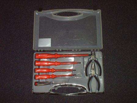 ELECTRICIAN's  SHOCK RESISTANT SCREWDRIVER SET - DIY ENTHUSIASTS - Free Shipping