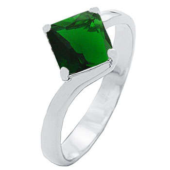 ** Read B4 Bidding ** 1.50ctw Emerald ZrO2 Ring / Size 7