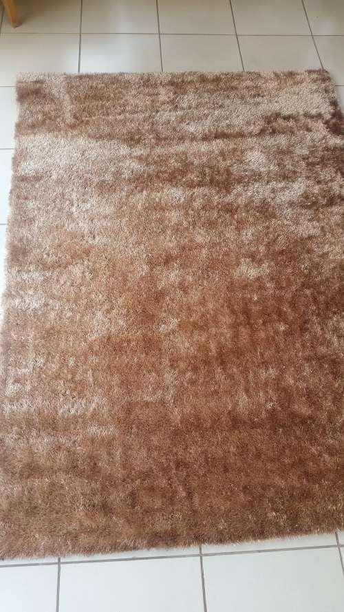 Beautiful , Soft , Warm , Excellent Quality Shaggy Rugs