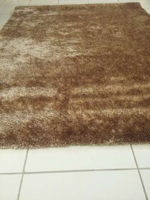 Beautiful , Soft , Warm , Excellent Quality Shaggy Rugs
