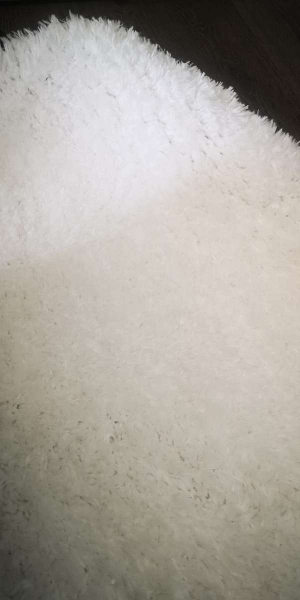 Vibrant , Modern , Excellent Quality Turkish Shaggy Rug