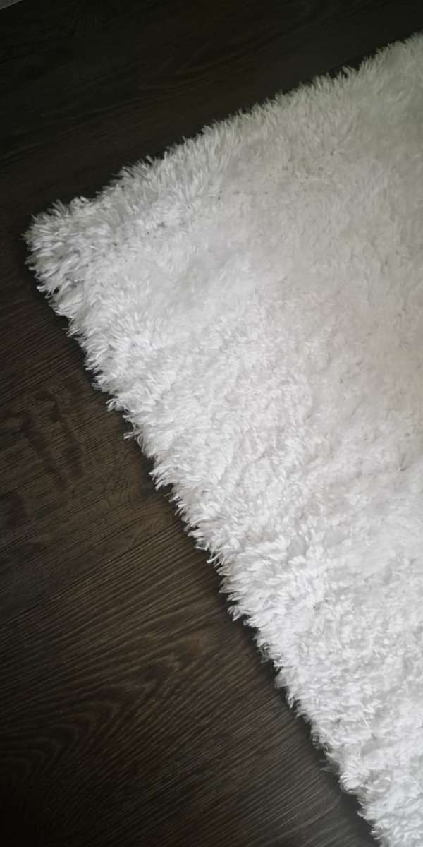 Vibrant , Modern , Excellent Quality Turkish Shaggy Rug