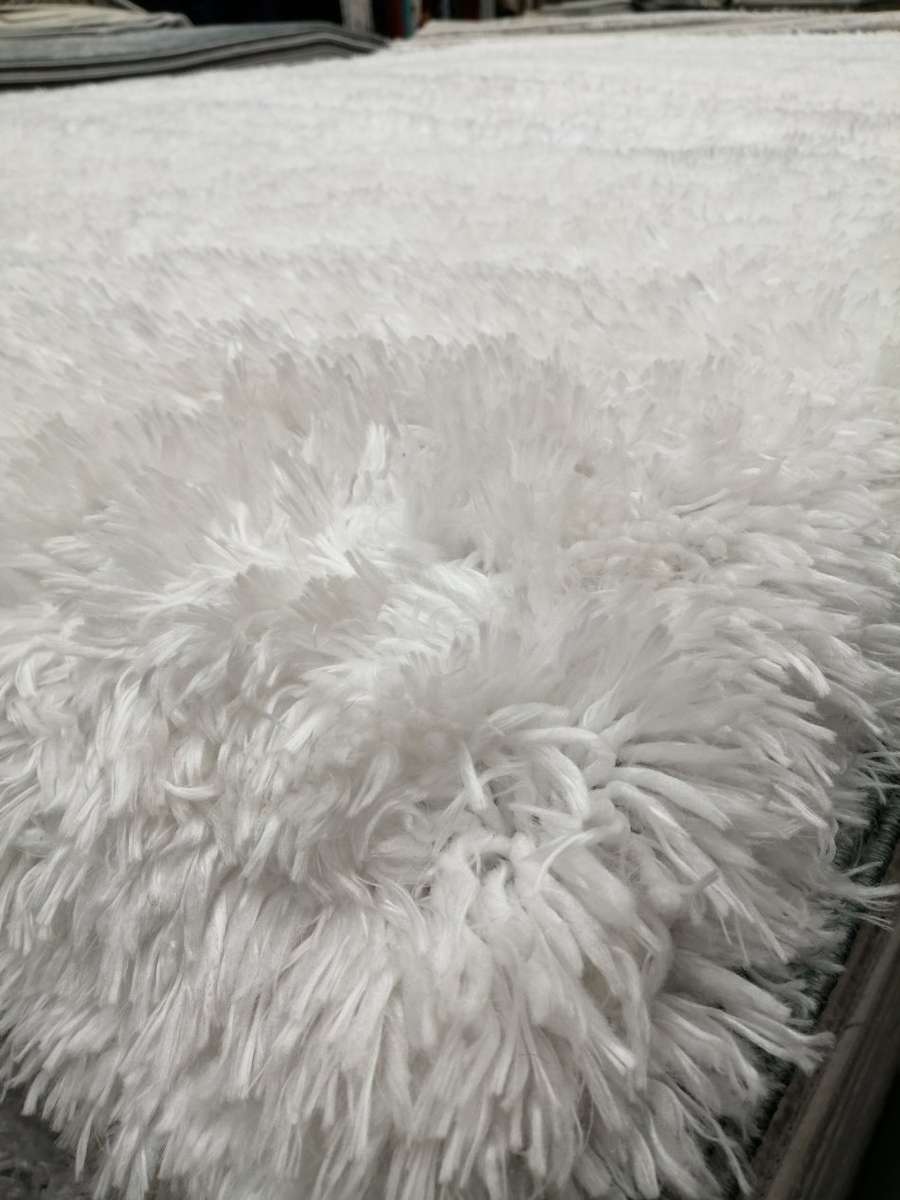 Vibrant , Modern , Excellent Quality Turkish Shaggy Rug