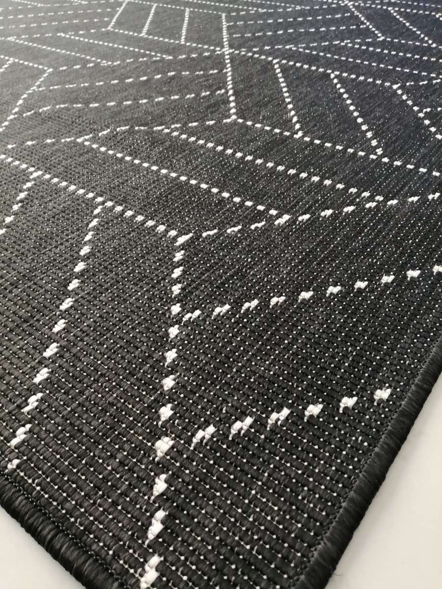 Gorgeous Exception Quality Indoor & Outdoor Rug