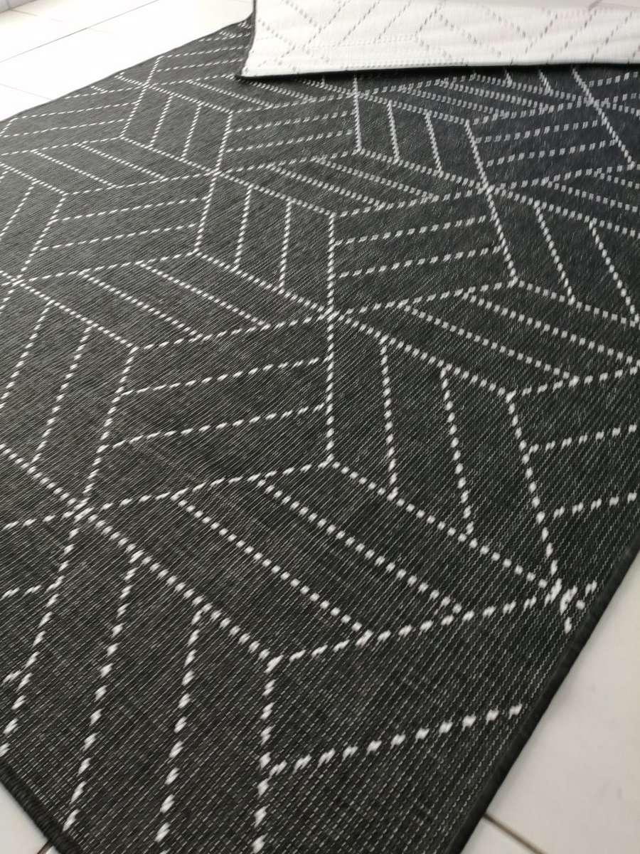 Gorgeous Exception Quality Indoor & Outdoor Rug