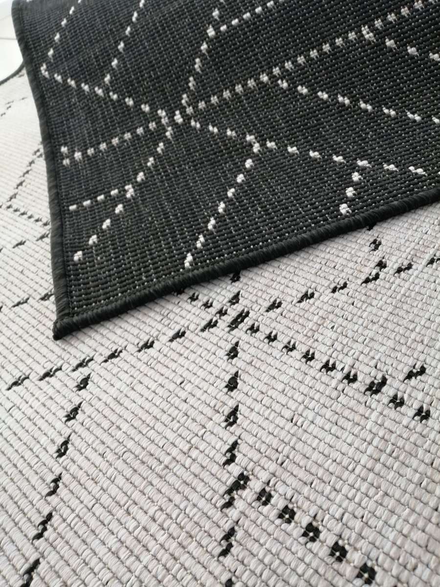 Gorgeous Exception Quality Indoor & Outdoor Rug