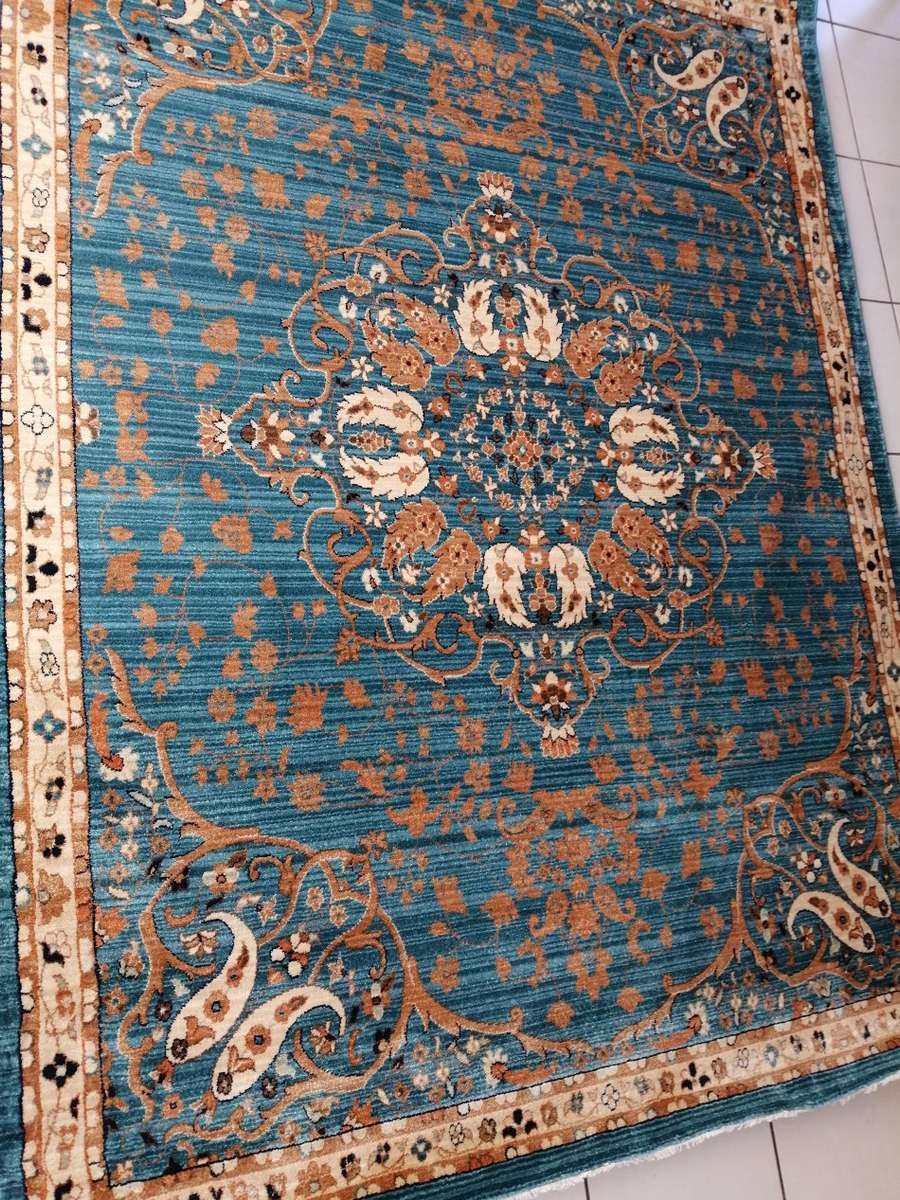 Beautiful , Vibrant , Modern , Excellent Quality Turkish Rug