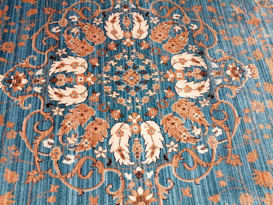 Beautiful , Vibrant , Modern , Excellent Quality Turkish Rug