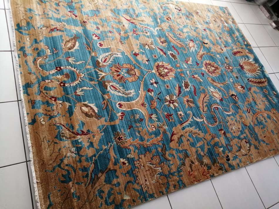 Beautiful , Vibrant , Modern , Excellent Quality Turkish Rug