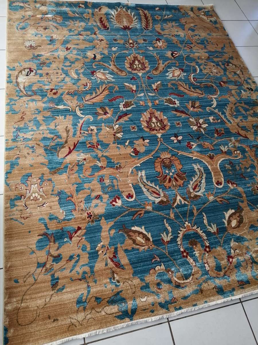 Beautiful , Vibrant , Modern , Excellent Quality Turkish Rug