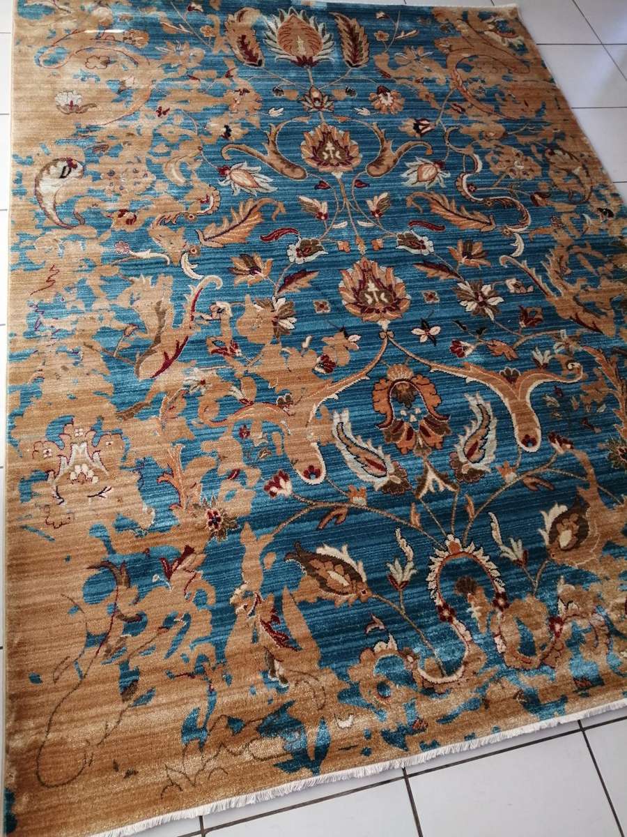 Beautiful , Vibrant , Modern , Excellent Quality Turkish Rug