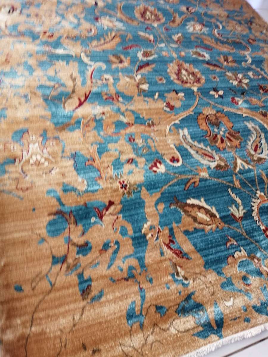 Beautiful , Vibrant , Modern , Excellent Quality Turkish Rug