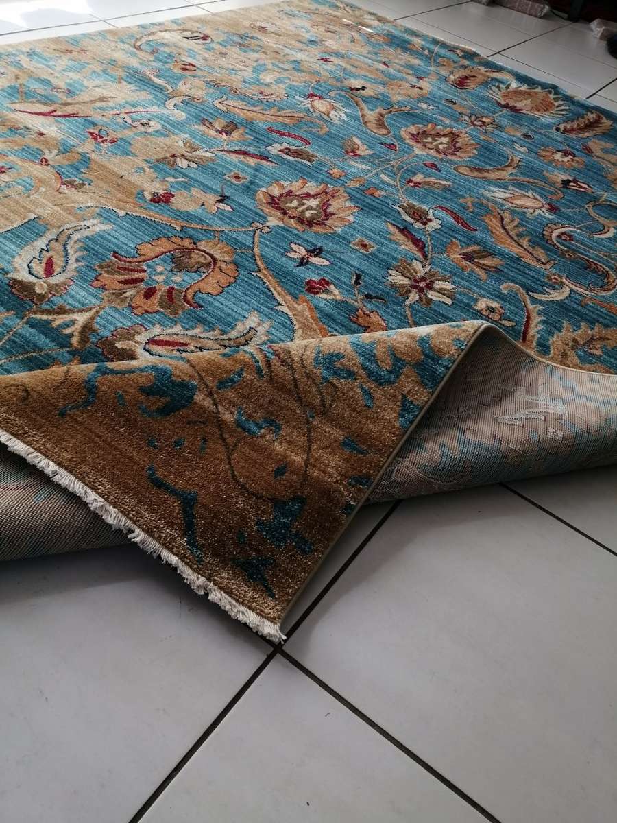 Beautiful , Vibrant , Modern , Excellent Quality Turkish Rug